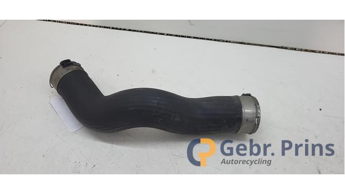 Gebruikte Intercooler Slang BMW 3 serie Touring (F31) 318d 2.0 16V Prijs € 25,00 Margeregeling aangeboden door Autorec. Gebr. Prins b.v.