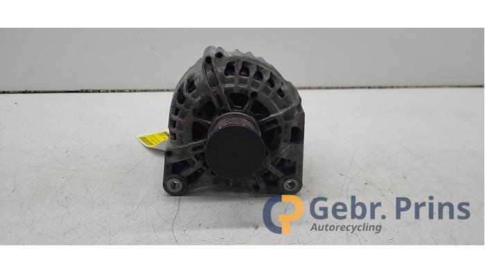 Gebruikte Dynamo Renault Captur I (2R) 1.2 TCE 16V EDC Prijs € 50,00 Margeregeling aangeboden door Autorec. Gebr. Prins b.v.