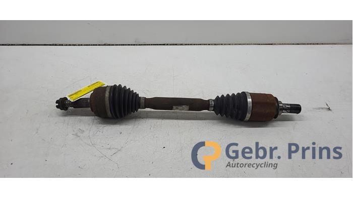 Gebruikte Steekas links-voor Renault Captur I (2R) 1.2 TCE 16V EDC Prijs € 100,00 Margeregeling aangeboden door Autorec. Gebr. Prins b.v.