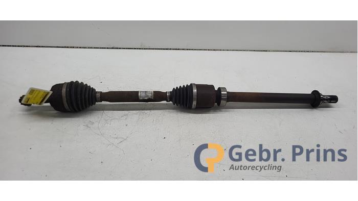 Gebruikte Steekas rechts-voor Renault Captur I (2R) 1.2 TCE 16V EDC Prijs € 100,00 Margeregeling aangeboden door Autorec. Gebr. Prins b.v.