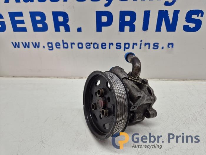 Gebruikte Servopomp Volkswagen Transporter T5 1.9 TDi Prijs € 75,00 Margeregeling aangeboden door Autorec. Gebr. Prins b.v.