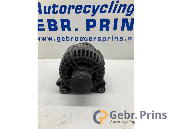 Gebruikte Dynamo Volkswagen Transporter T5 1.9 TDi Prijs € 75,00 Margeregeling aangeboden door Autorec. Gebr. Prins b.v.