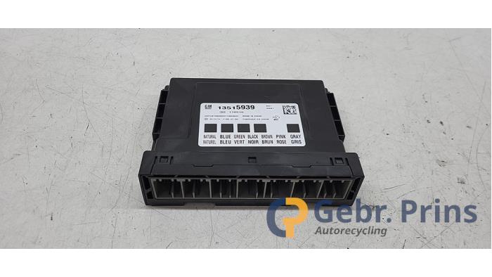 Gebruikte Module Bodycontrol Opel Corsa E 1.0 SIDI Turbo 12V Prijs € 50,00 Margeregeling aangeboden door Autorec. Gebr. Prins b.v.