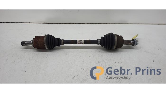 Gebruikte Steekas links-voor Opel Corsa E 1.3 CDTi 16V ecoFLEX Prijs € 50,00 Margeregeling aangeboden door Autorec. Gebr. Prins b.v.