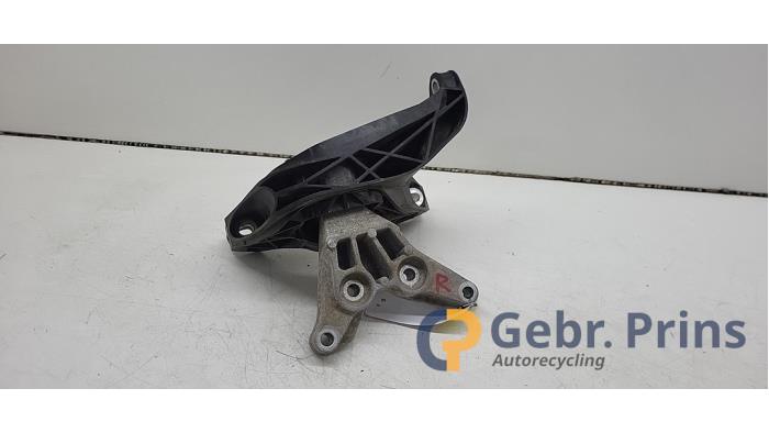 Gebruikte Motorrubber DS Automobiles DS 4 1.2 12V PureTech 130 Prijs € 30,00 Margeregeling aangeboden door Autorec. Gebr. Prins b.v.