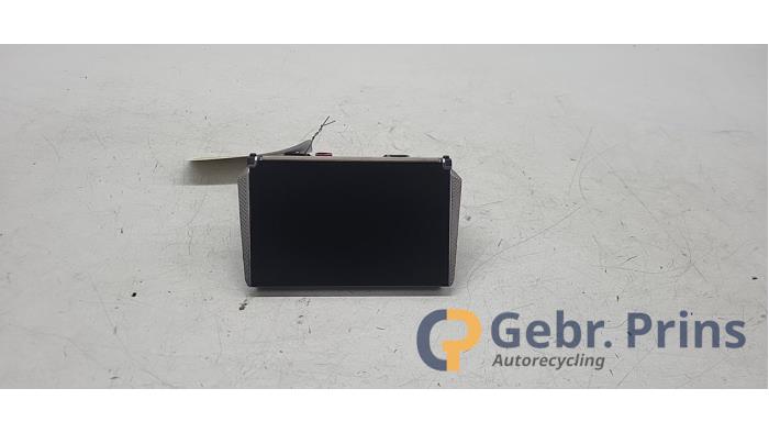 Gebruikte Display Interieur DS Automobiles DS 4 1.2 12V PureTech 130 Prijs € 250,00 Margeregeling aangeboden door Autorec. Gebr. Prins b.v.