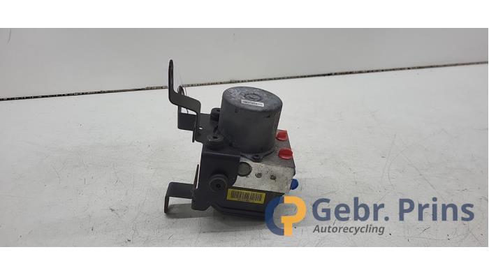 Gebruikte ABS Pomp Hyundai Genesis Coupé (BK) 2.0 Turbo 16V Prijs € 100,00 Margeregeling aangeboden door Autorec. Gebr. Prins b.v.