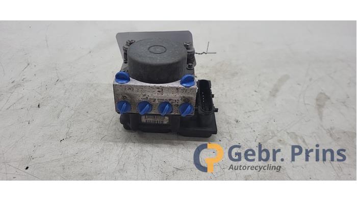 Gebruikte ABS Pomp Suzuki SX4 (EY/GY) 1.6 16V VVT Comfort,Exclusive Autom. Prijs € 150,00 Margeregeling aangeboden door Autorec. Gebr. Prins b.v.