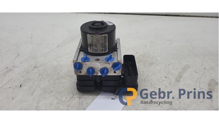 Gebruikte ABS Pomp Toyota Yaris II (P9) 1.0 12V VVT-i Prijs € 75,00 Margeregeling aangeboden door Autorec. Gebr. Prins b.v.