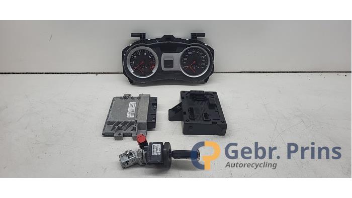 Gebruikte Kontaktslot + computer Renault Clio III (BR/CR) 1.2 16V Tce Prijs € 100,00 Margeregeling aangeboden door Autorec. Gebr. Prins b.v.
