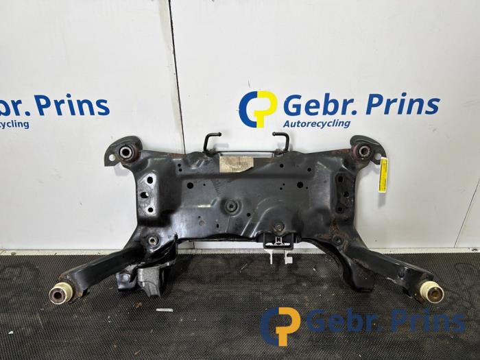 Gebruikte Subframe Volvo V40 Cross Country (MZ) 2.0 D4 16V Prijs € 100,00 Margeregeling aangeboden door Autorec. Gebr. Prins b.v.