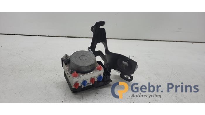 Gebruikte ABS Pomp Fiat Fiorino (225) 1.4 Prijs € 40,00 Margeregeling aangeboden door Autorec. Gebr. Prins b.v.