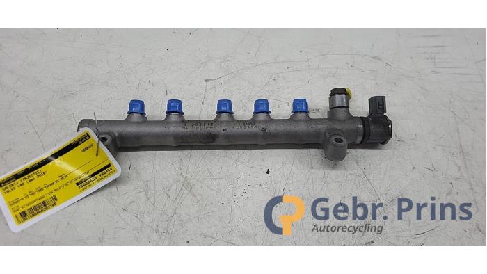 Gebruikte Common rail (Injectie) Volvo V40 Cross Country (MZ) 2.0 D4 16V Prijs € 50,00 Margeregeling aangeboden door Autorec. Gebr. Prins b.v.