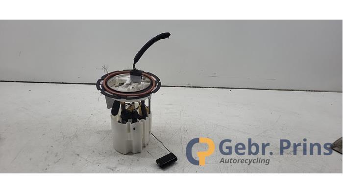 Gebruikte Tank element Pomp Volvo V40 Cross Country (MZ) 2.0 D4 16V Prijs € 50,00 Margeregeling aangeboden door Autorec. Gebr. Prins b.v.