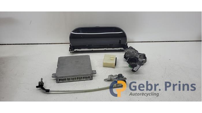 Gebruikte Kontaktslot + computer Honda FR-V (BE) 2.0 16V Prijs € 175,00 Margeregeling aangeboden door Autorec. Gebr. Prins b.v.