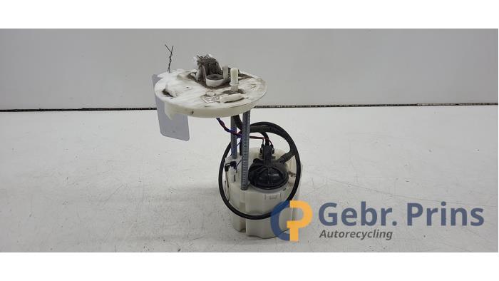 Gebruikte Tank element Pomp Opel Astra K 1.0 Turbo 12V Prijs € 50,00 Margeregeling aangeboden door Autorec. Gebr. Prins b.v.