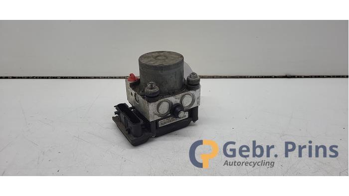 Gebruikte ABS Pomp Mitsubishi Colt (Z2/Z3) 1.3 16V Prijs € 40,00 Margeregeling aangeboden door Autorec. Gebr. Prins b.v.