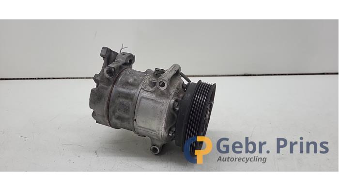 Gebruikte Aircopomp Renault Megane IV Estate (RFBK) 1.5 Energy dCi 110 Prijs € 100,00 Margeregeling aangeboden door Autorec. Gebr. Prins b.v.