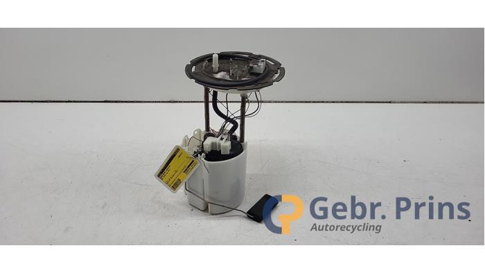 Gebruikte Tank element Pomp Opel Astra J Sports Tourer (PD8/PE8/PF8) 1.4 16V ecoFLEX Prijs € 40,00 Margeregeling aangeboden door Autorec. Gebr. Prins b.v.
