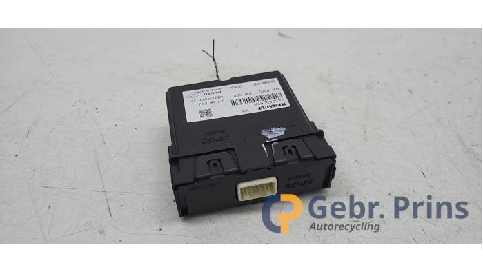 Gebruikte Module climatronic Renault Zoé (AG) R90 Prijs € 35,00 Margeregeling aangeboden door Autorec. Gebr. Prins b.v.