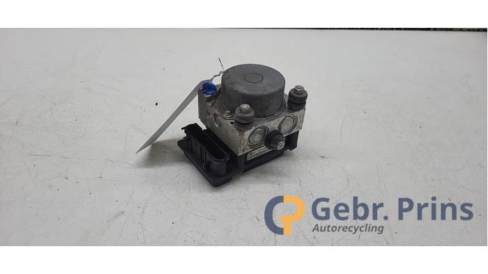 Gebruikte ABS Pomp Suzuki SX4 (EY/GY) 1.6 16V VVT Comfort,Exclusive Autom. Prijs € 150,00 Margeregeling aangeboden door Autorec. Gebr. Prins b.v.