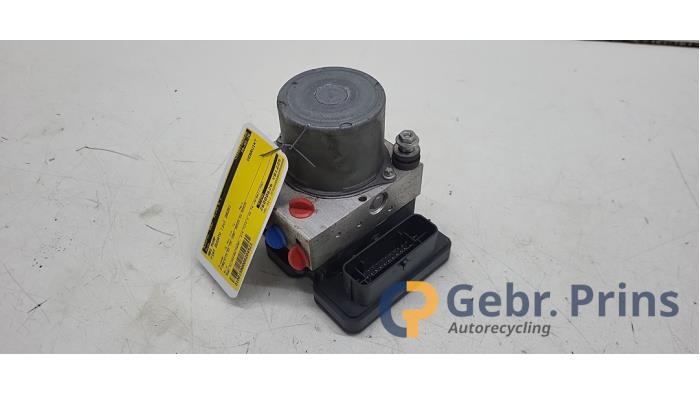 Gebruikte ABS Pomp Fiat Ducato (250) 2.3 D 120 Multijet Prijs € 242,00 Inclusief btw aangeboden door Autorec. Gebr. Prins b.v.