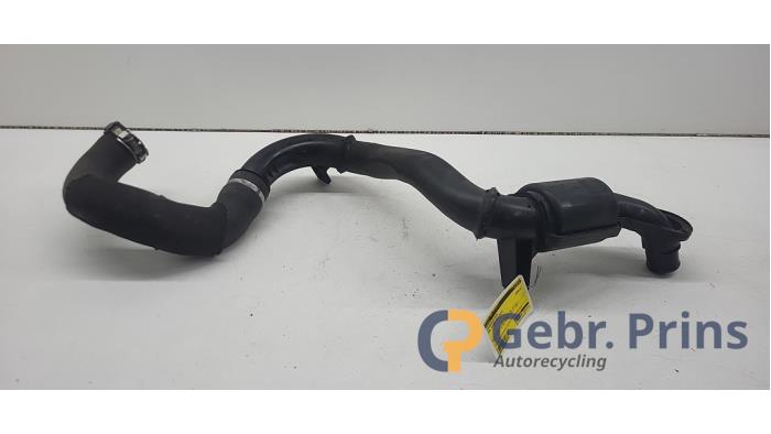 Gebruikte Intercooler Buis Opel Vivaro 2.0 CDTI 16V Prijs € 42,35 Inclusief btw aangeboden door Autorec. Gebr. Prins b.v.