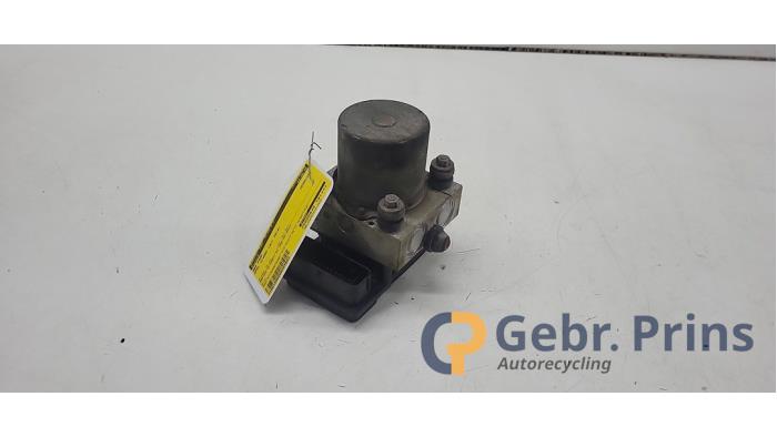 Gebruikte ABS Pomp Opel Vivaro 2.0 CDTI 16V Prijs € 121,00 Inclusief btw aangeboden door Autorec. Gebr. Prins b.v.
