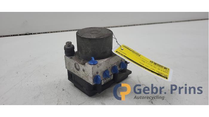 Gebruikte ABS Pomp Mitsubishi Colt (Z2/Z3) 1.1 12V Prijs € 40,00 Margeregeling aangeboden door Autorec. Gebr. Prins b.v.