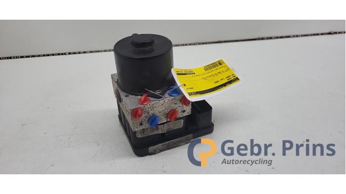 Gebruikte ABS Pomp Volkswagen Caddy Combi III (2KB,2KJ) 1.9 TDI Prijs € 175,00 Margeregeling aangeboden door Autorec. Gebr. Prins b.v.