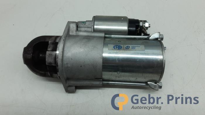 Gebruikte Startmotor Kia Carens III (FG) 2.0i CVVT 16V Prijs € 30,00 Margeregeling aangeboden door Autorec. Gebr. Prins b.v.