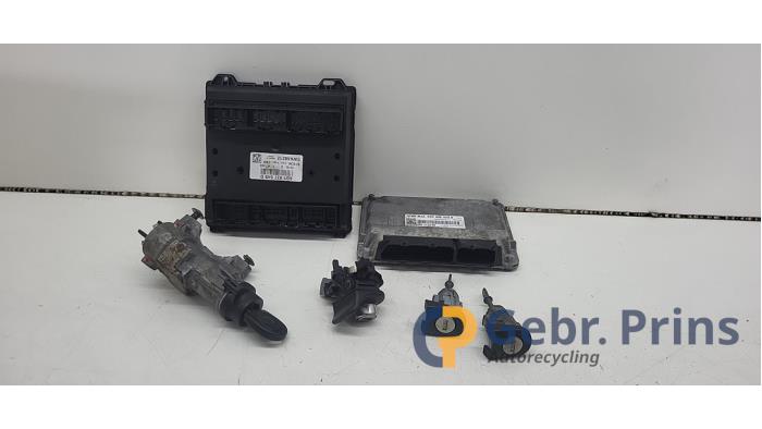 Gebruikte Contactslot + computer Volkswagen Fox (5Z) 1.2 Prijs € 75,00 Margeregeling aangeboden door Autorec. Gebr. Prins b.v.