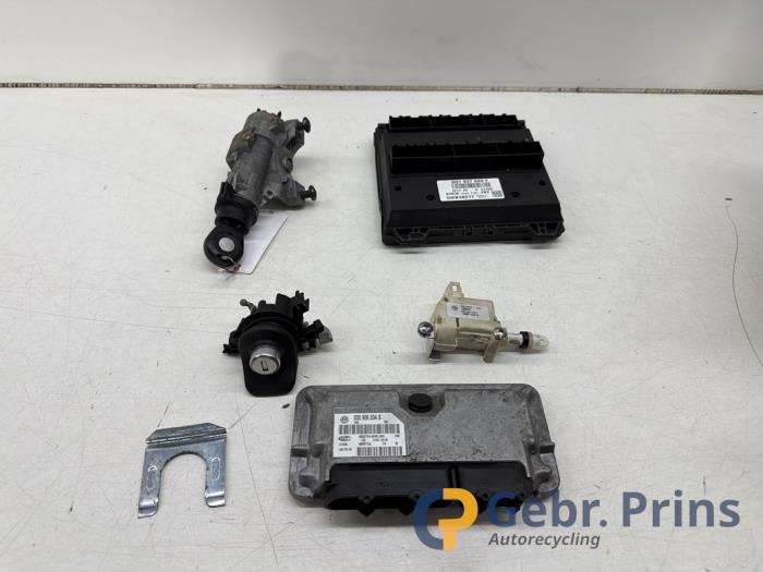 Gebruikte Kontaktslot + computer Volkswagen Fox (5Z) 1.4 16V Prijs € 75,00 Margeregeling aangeboden door Autorec. Gebr. Prins b.v.