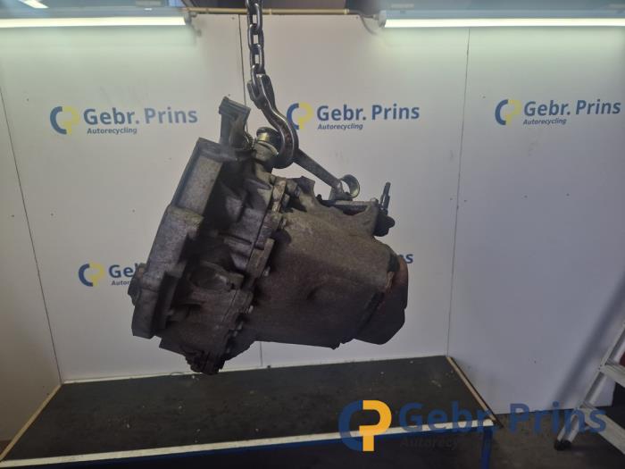 Gebruikte Versnellingsbak Peugeot 206+ (2L/M) 1.4 XS Prijs € 250,00 Margeregeling aangeboden door Autorec. Gebr. Prins b.v.