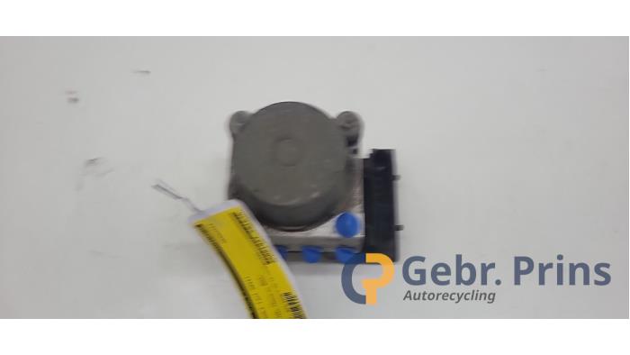 ABS Pomp van een Mitsubishi Colt (Z2/Z3) 1.3 16V 2011