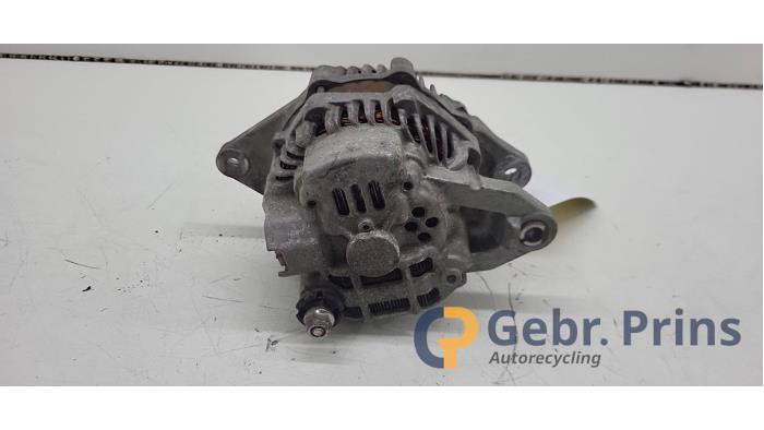Dynamo van een Mitsubishi Colt (Z2/Z3) 1.3 16V 2011