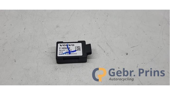 Gebruikte Telefoon Module Volvo S90 II 2.0 T5 16V Prijs € 35,00 Margeregeling aangeboden door Autorec. Gebr. Prins b.v.