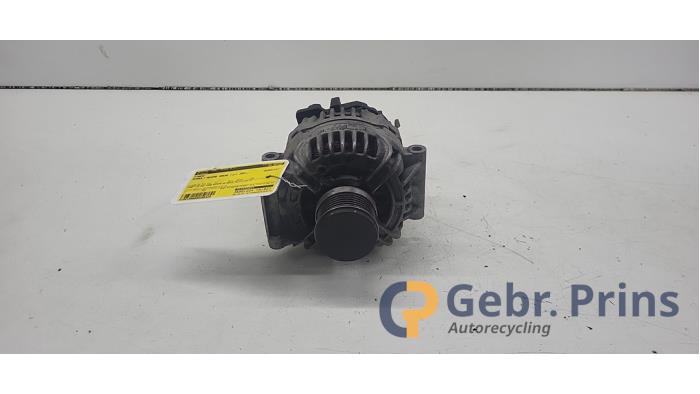 Gebruikte Dynamo Renault Megane Break/Grandtour (KA) 1.6 16V RXE,RXT Prijs € 30,00 Margeregeling aangeboden door Autorec. Gebr. Prins b.v.