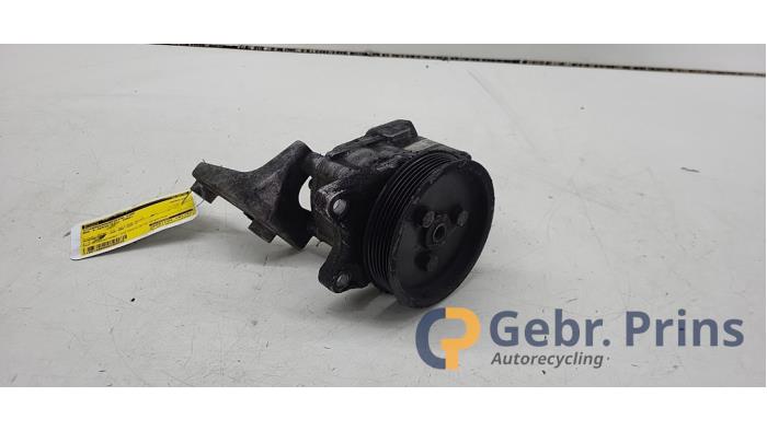 Gebruikte Servopomp BMW 5 serie (E60) 523i 24V Prijs € 60,00 Margeregeling aangeboden door Autorec. Gebr. Prins b.v.