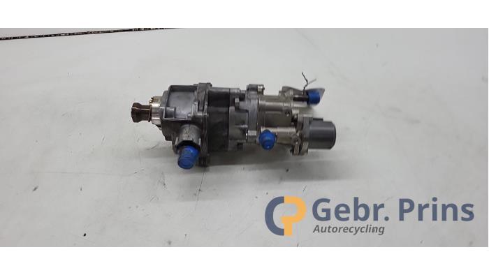 Gebruikte Vacuumpomp (Benzine) BMW 5 serie (E60) 523i 24V Prijs € 50,00 Margeregeling aangeboden door Autorec. Gebr. Prins b.v.