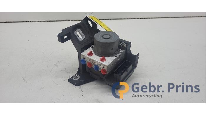 Gebruikte ABS Pomp Opel Corsa E 1.4 16V Prijs € 100,00 Margeregeling aangeboden door Autorec. Gebr. Prins b.v.