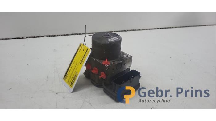 Gebruikte ABS Pomp Chevrolet Spark (M300) 1.0 16V Bifuel Prijs € 50,00 Margeregeling aangeboden door Autorec. Gebr. Prins b.v.