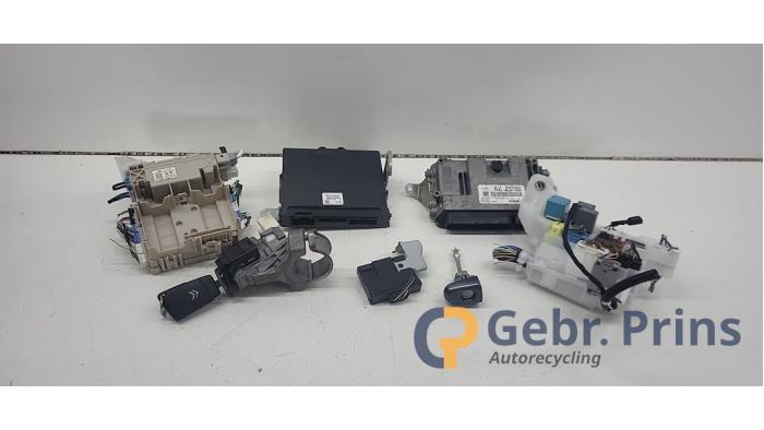Gebruikte Kontaktslot + computer Citroen C1 1.0 12V VVT-i Prijs € 150,00 Margeregeling aangeboden door Autorec. Gebr. Prins b.v.