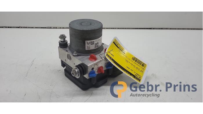 Gebruikte ABS Pomp Citroen C3 (SX/SW) 1.2 12V e-THP PureTech 110 Prijs € 100,00 Margeregeling aangeboden door Autorec. Gebr. Prins b.v.