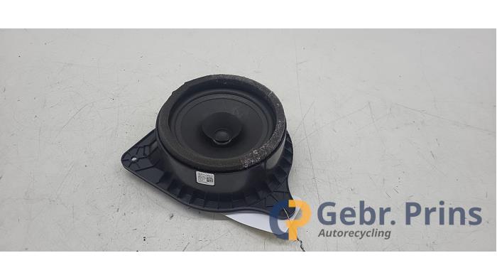 Gebruikte Luidspreker Volvo EX30 Single Motor Extended Range 69 kWh Prijs € 35,00 Margeregeling aangeboden door Autorec. Gebr. Prins b.v.