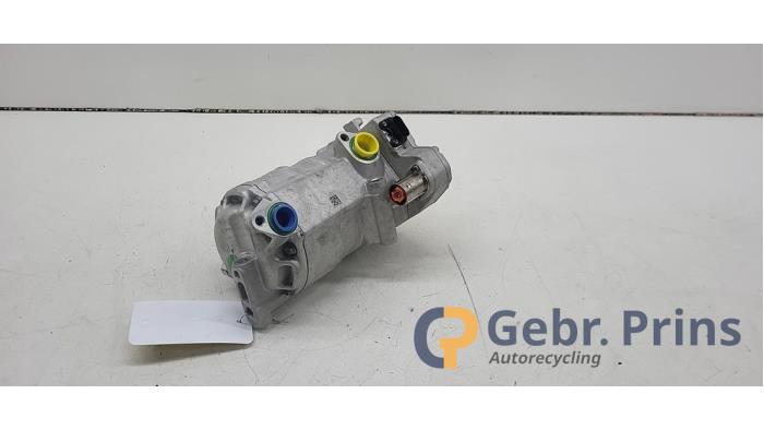 Gebruikte Aircopomp Volvo EX30 Single Motor Extended Range 69 kWh Prijs € 550,00 Margeregeling aangeboden door Autorec. Gebr. Prins b.v.