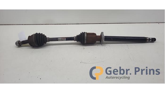 Gebruikte Aandrijfas rechts-voor Opel Mokka/Mokka X 1.4 Turbo 16V 4x2 Prijs € 60,00 Margeregeling aangeboden door Autorec. Gebr. Prins b.v.