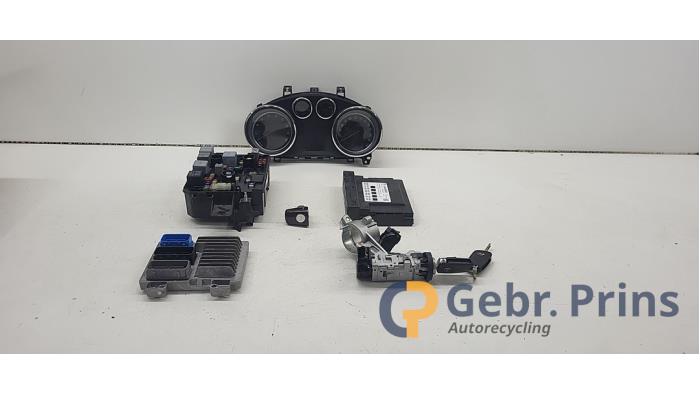 Gebruikte Kontaktslot + computer Opel Mokka/Mokka X 1.4 Turbo 16V 4x2 Prijs € 200,00 Margeregeling aangeboden door Autorec. Gebr. Prins b.v.