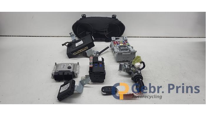 Gebruikte Contactslot + computer Hyundai i20 (GBB) 1.2i 16V Prijs € 200,00 Margeregeling aangeboden door Autorec. Gebr. Prins b.v.