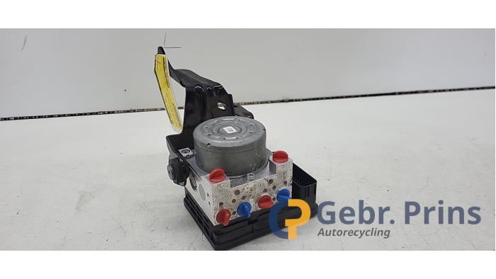 Gebruikte ABS Pomp Ford Focus 4 1.0 Ti-VCT EcoBoost 12V 125 Prijs € 150,00 Margeregeling aangeboden door Autorec. Gebr. Prins b.v.